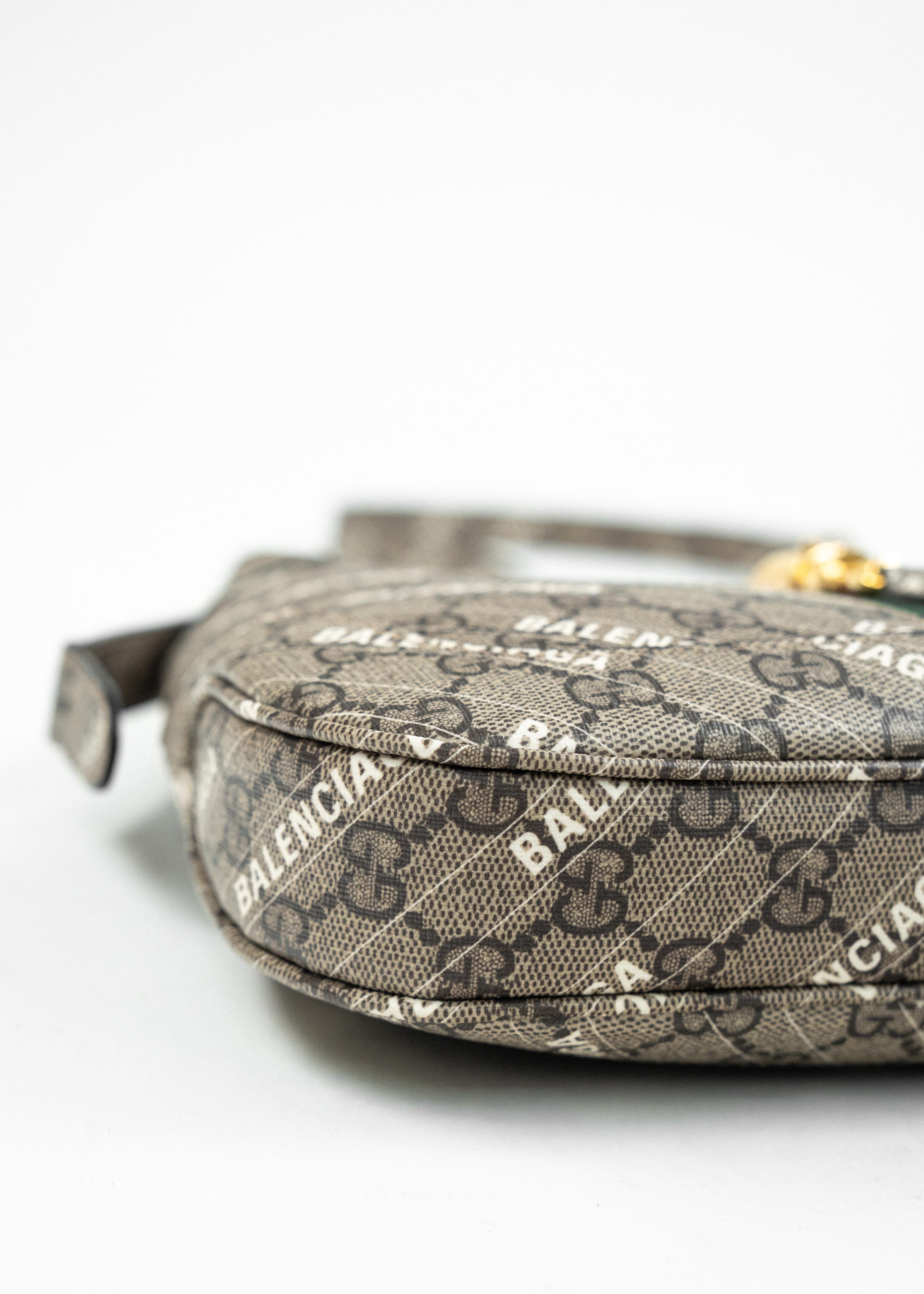Borsa Balenciaga Hobo GG - Monogram Canvas con Dettagli in Pelle e Fibbia Dorata