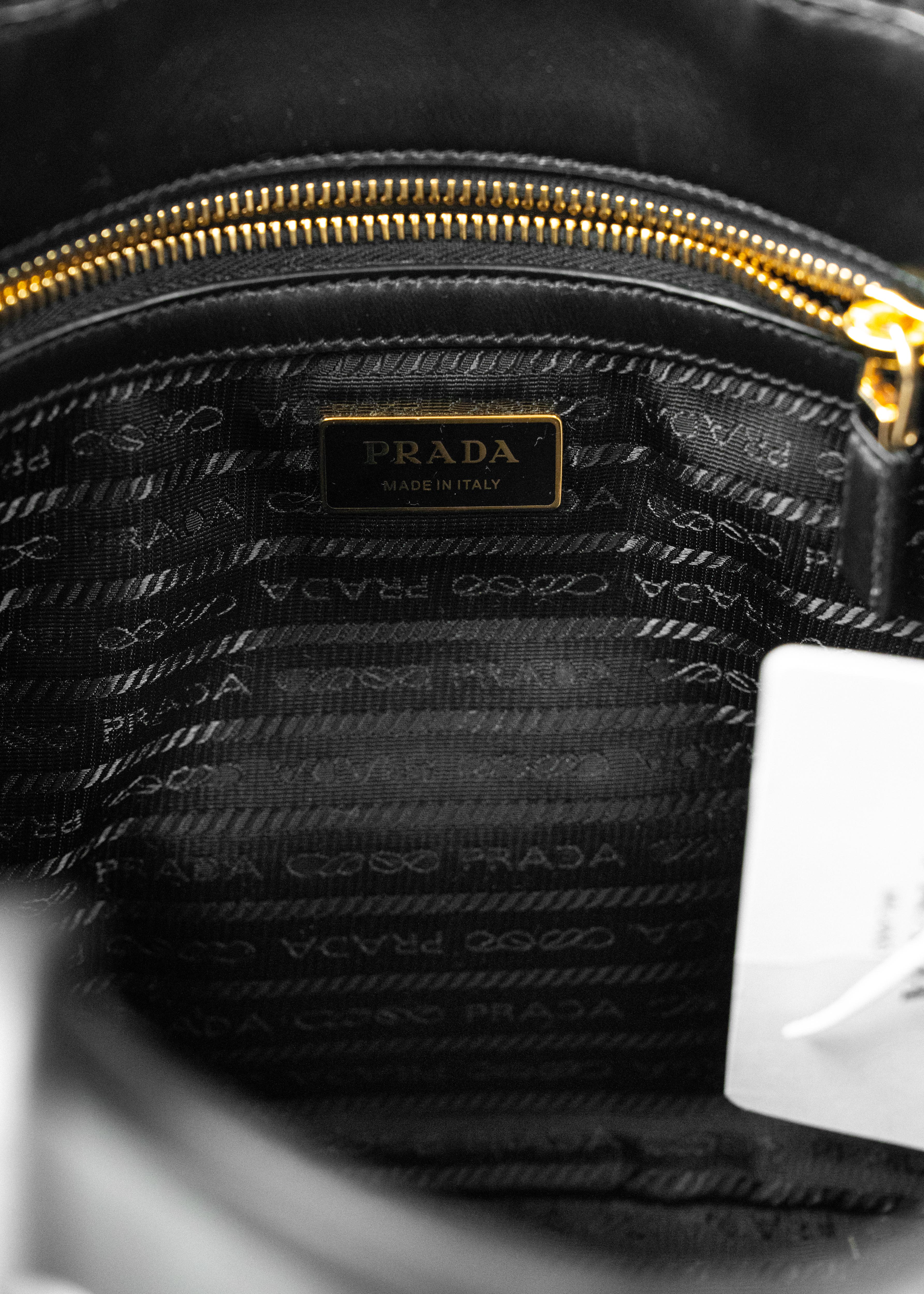 Borsa Prada Saffiano Tote - Nera con Logo Bianco