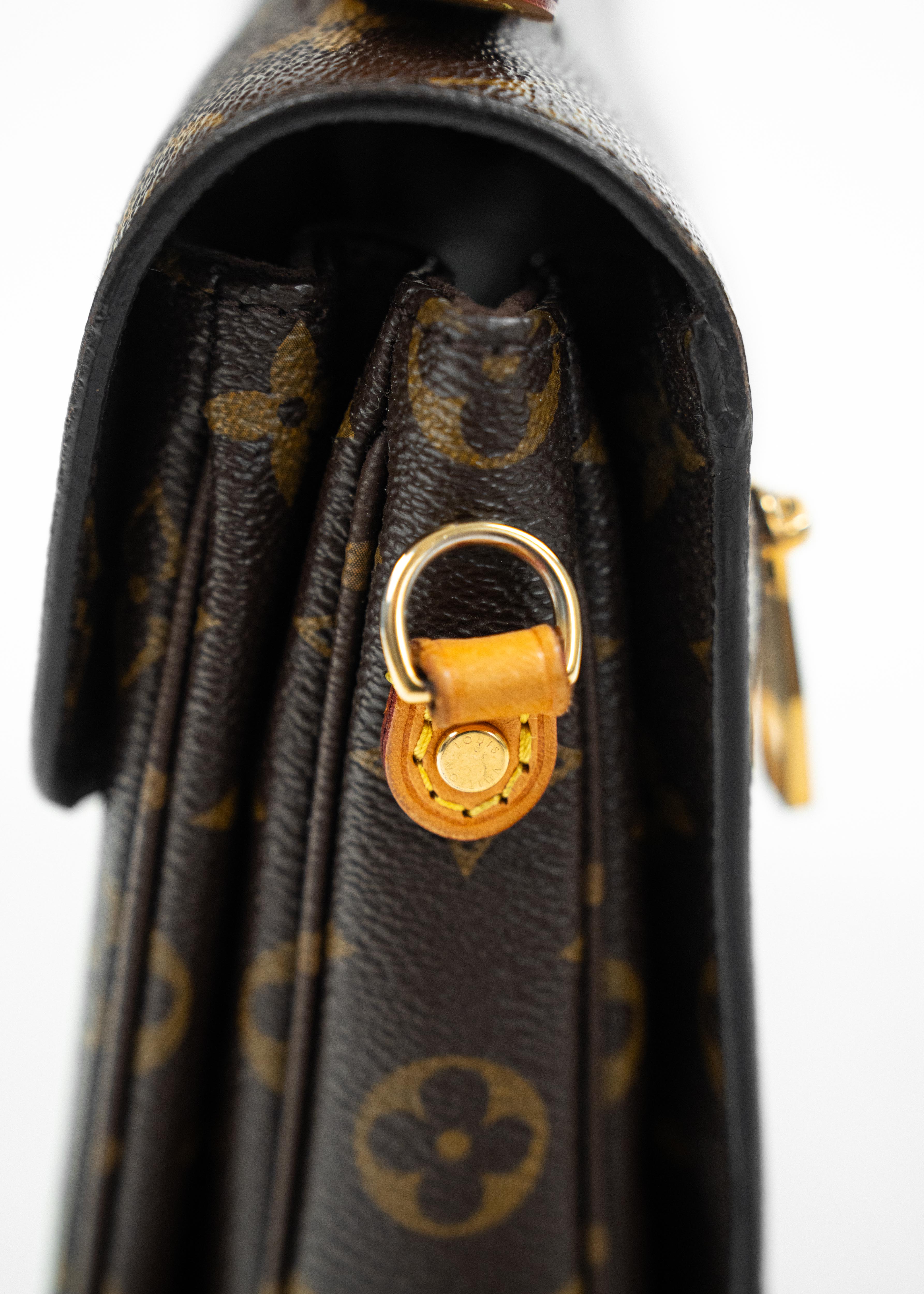 Borsa Louis Vuitton Favorite MM - Monogram Canvas con Fibbia Dorata