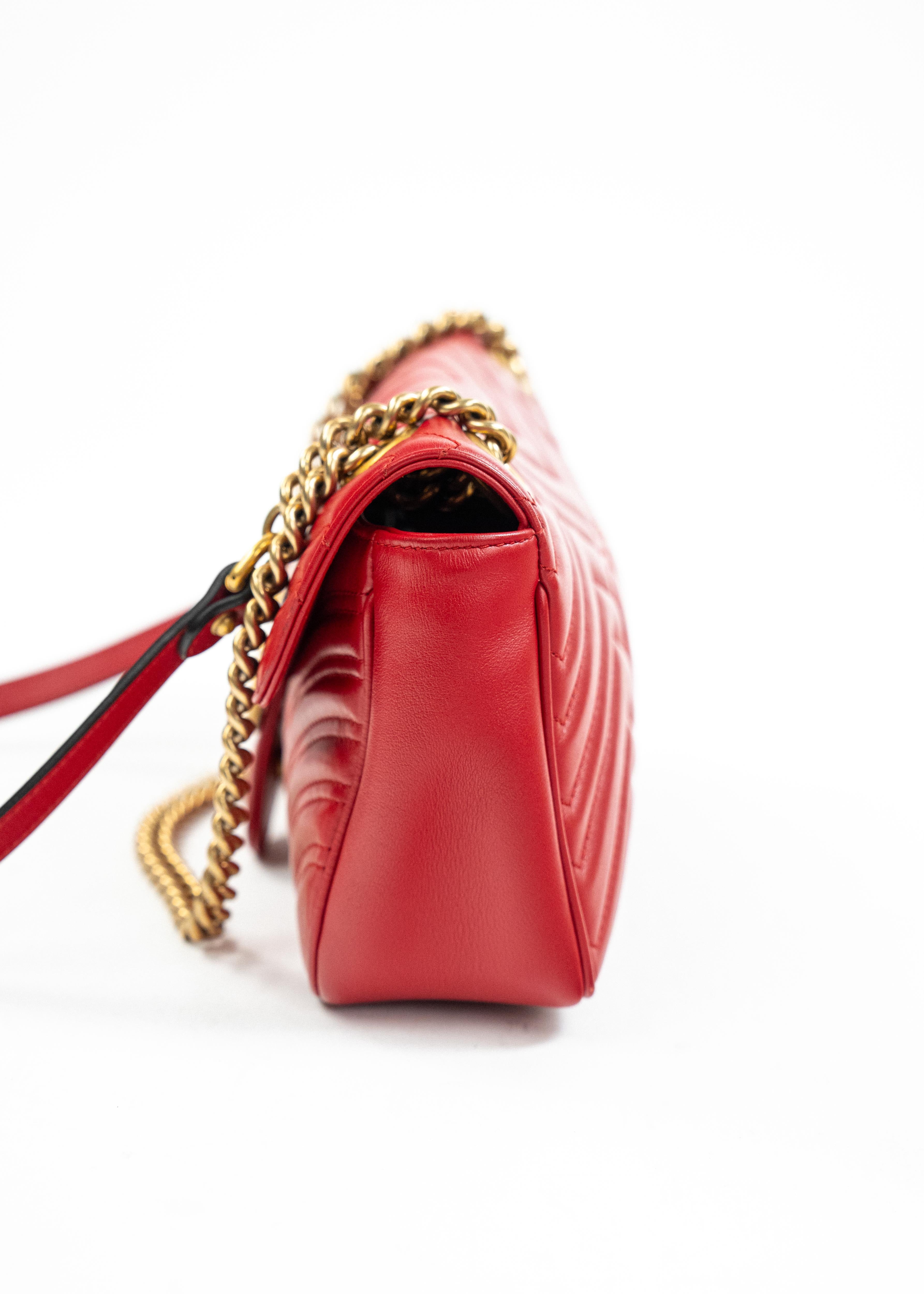 Borsa Gucci GG Marmont Mini - Pelle Matelassé Rossa con Dettagli in Oro