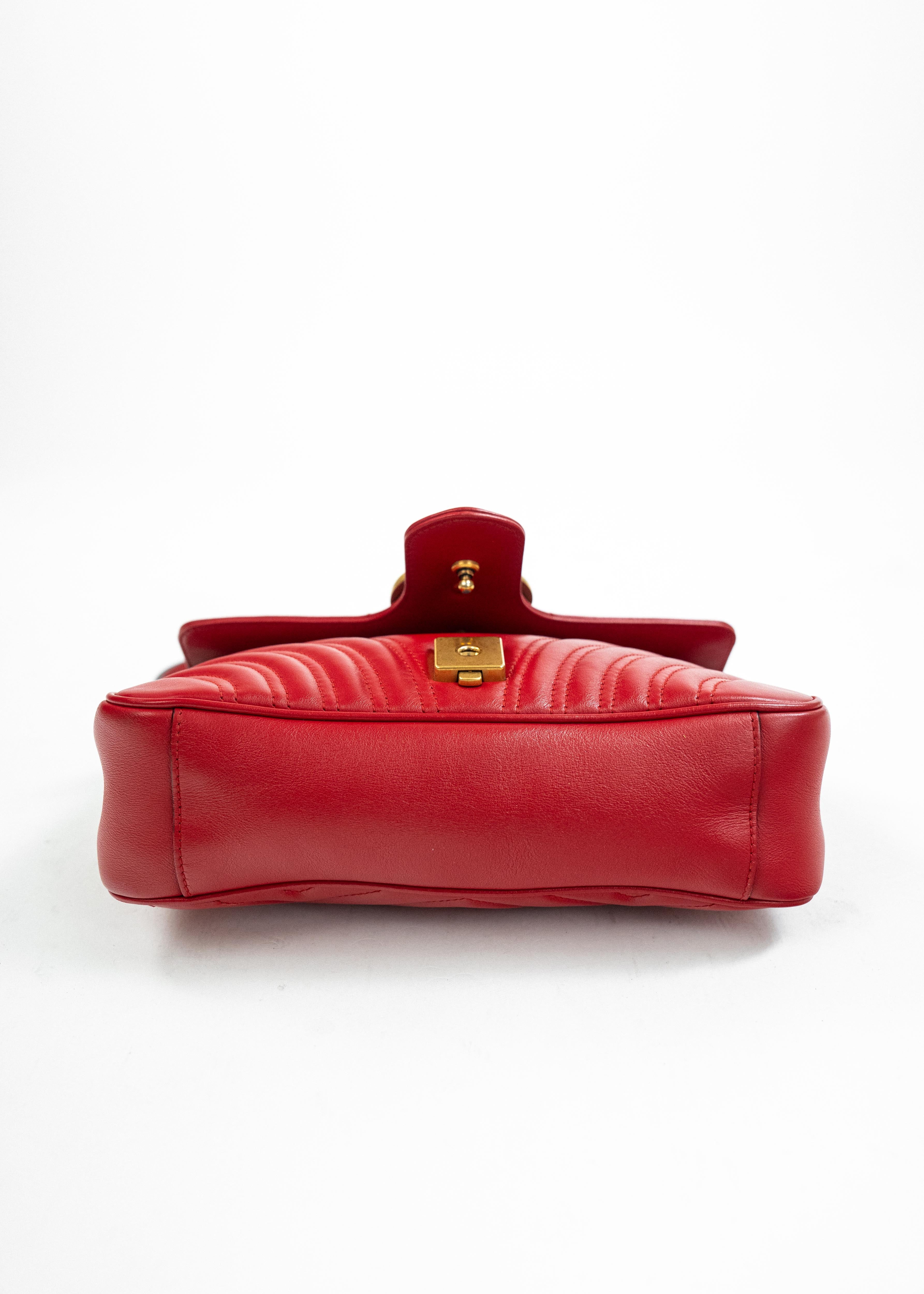 Borsa Gucci GG Marmont Mini - Pelle Matelassé Rossa con Dettagli in Oro