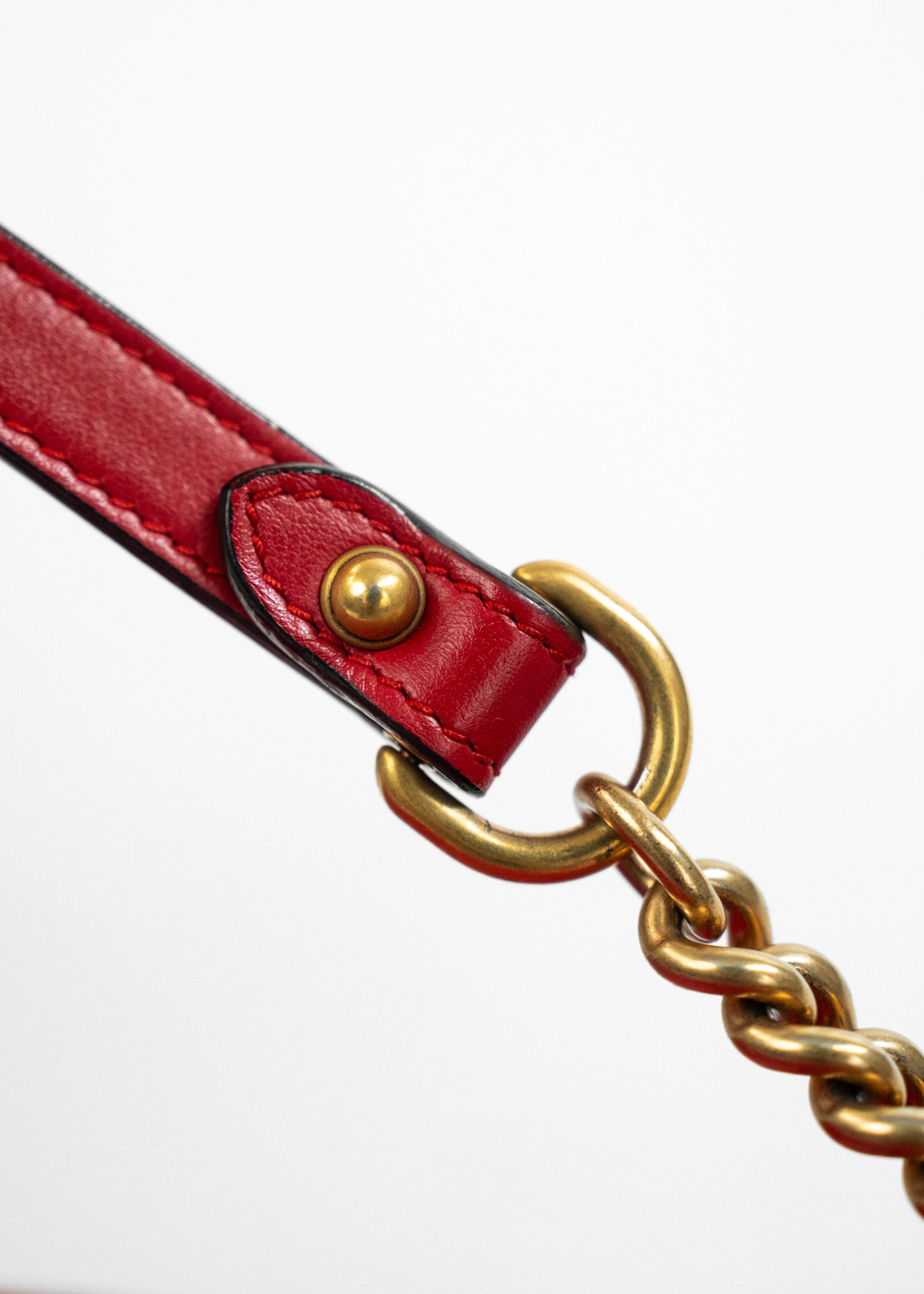 Borsa Gucci GG Marmont Mini - Pelle Matelassé Rossa con Dettagli in Oro