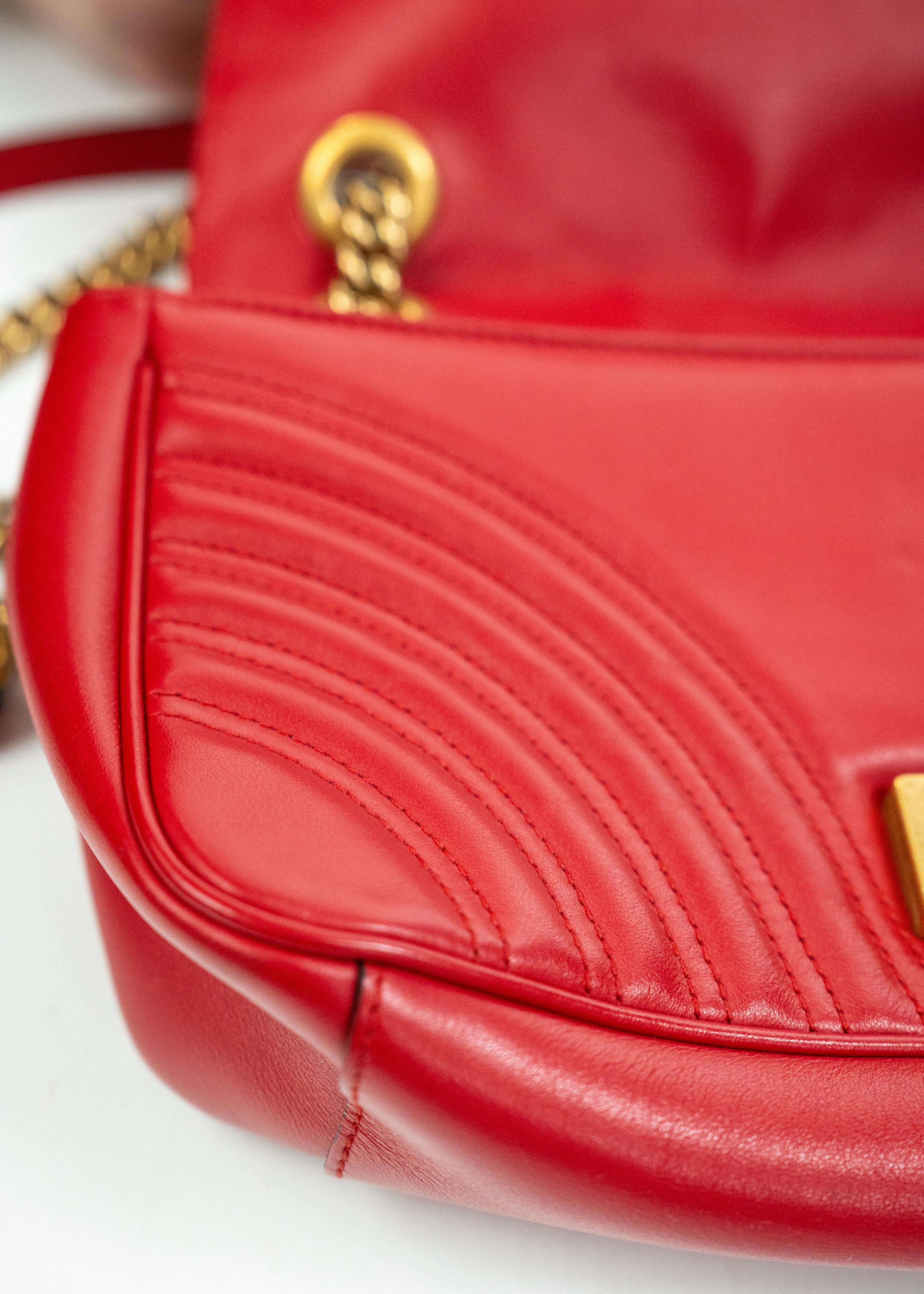 Borsa Gucci GG Marmont Mini - Pelle Matelassé Rossa con Dettagli in Oro