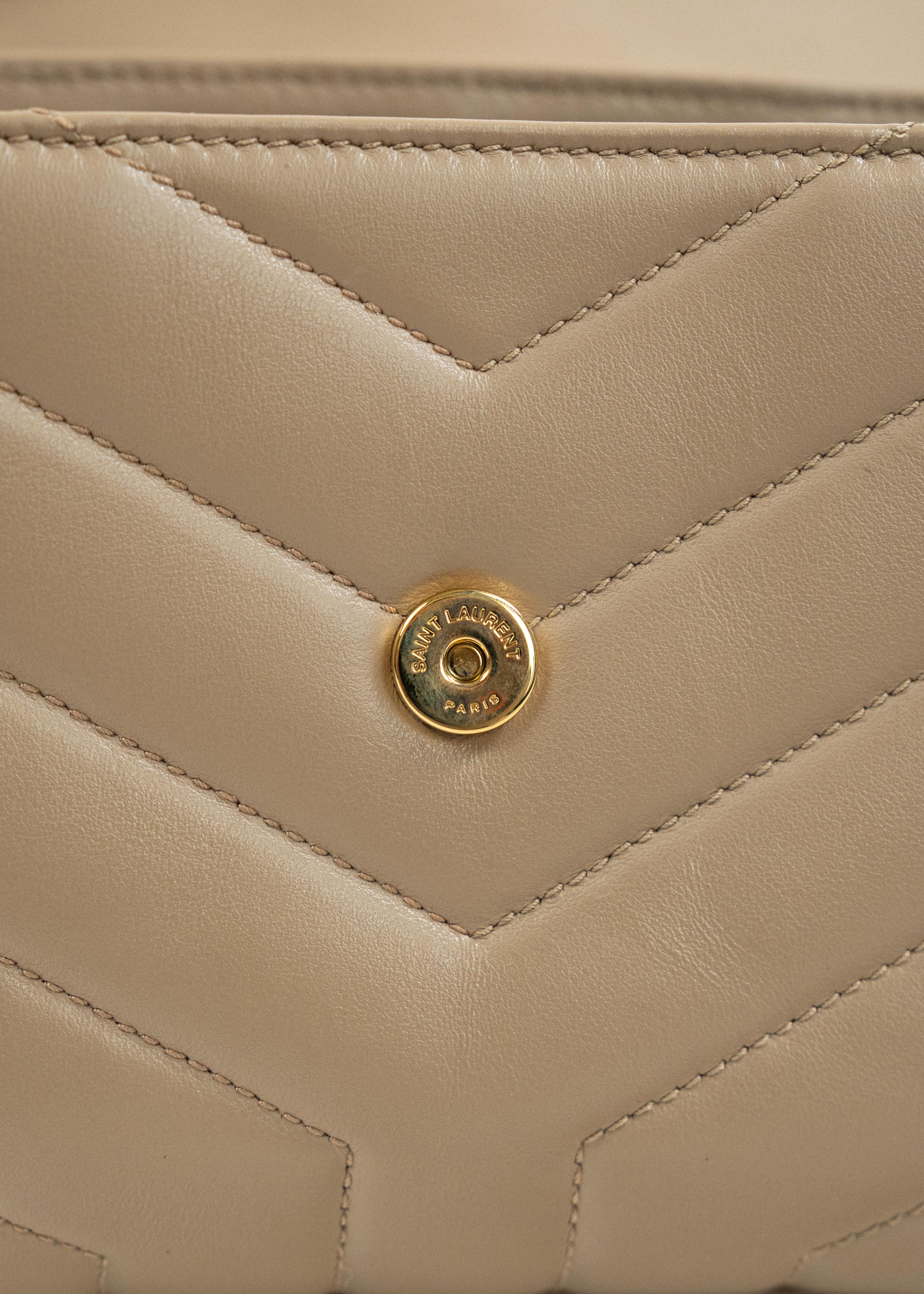 Borsa Saint Laurent Monogram Clutch - Beige con Dettagli Dorati