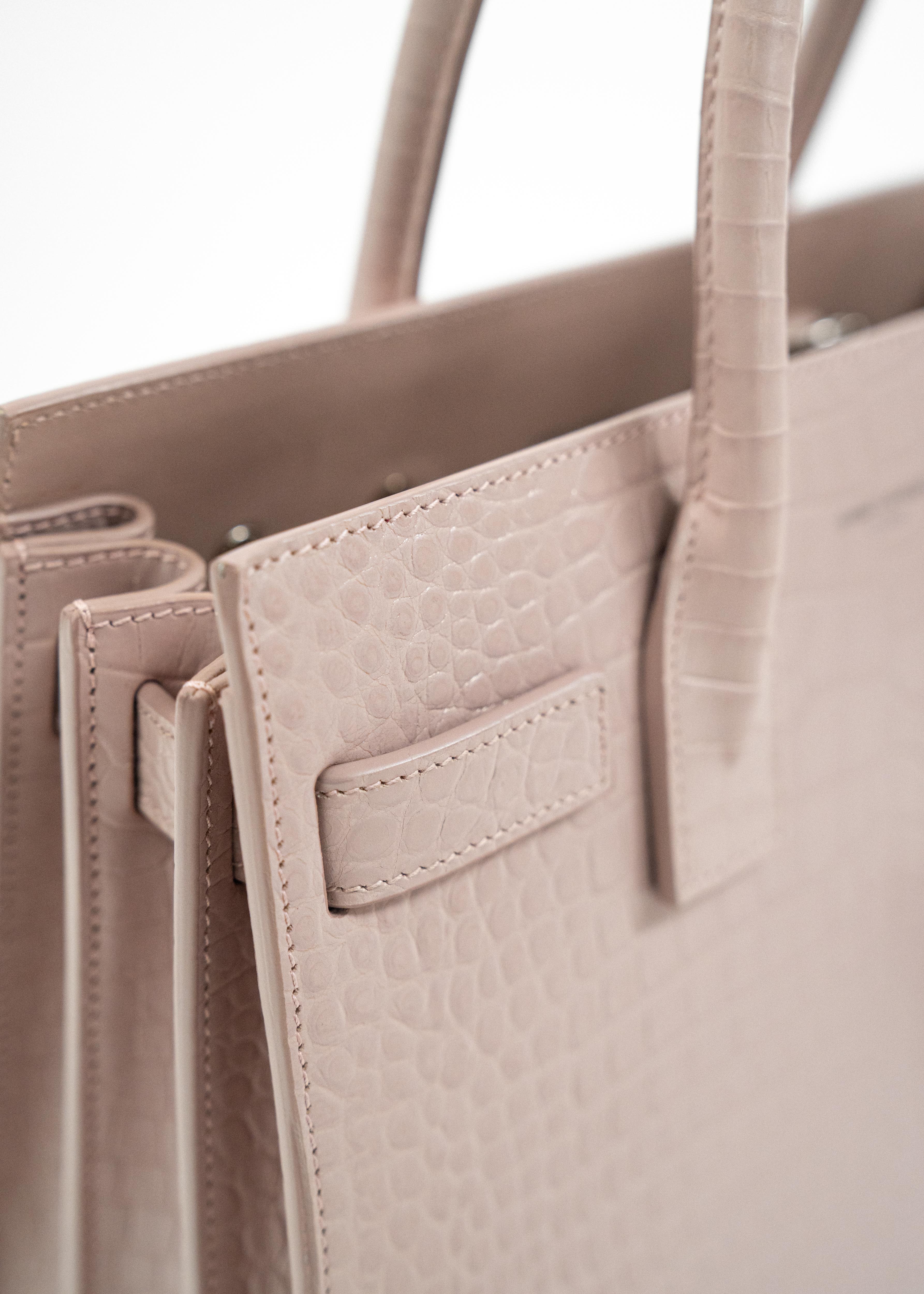 Borsa Saint Laurent Croc Effect - Rosa Polvere con Dettagli in Pelle