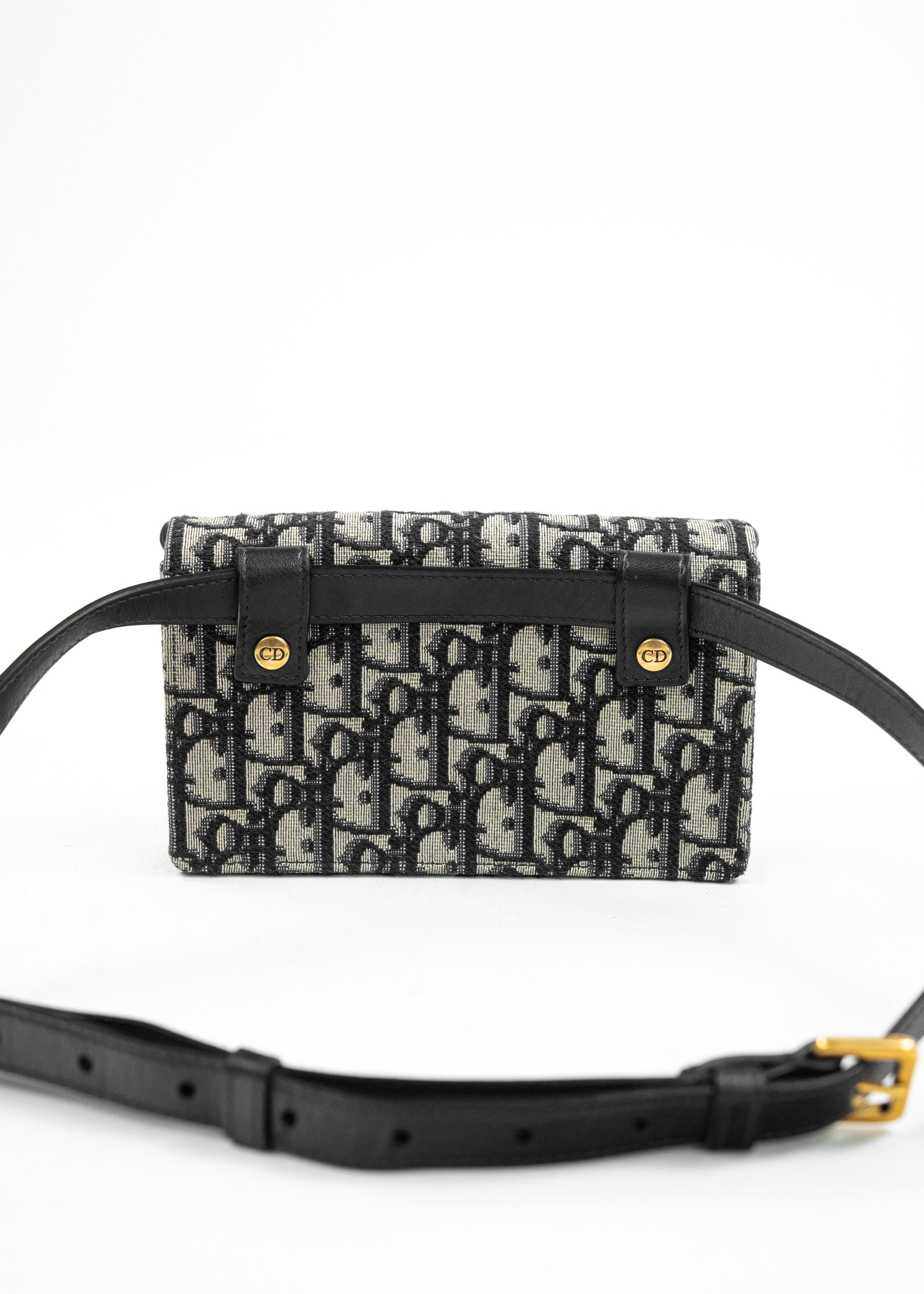 Borsa Dior Saddle Mini - Cannage Canvas con Dettagli in Pelle e Logo "D"
