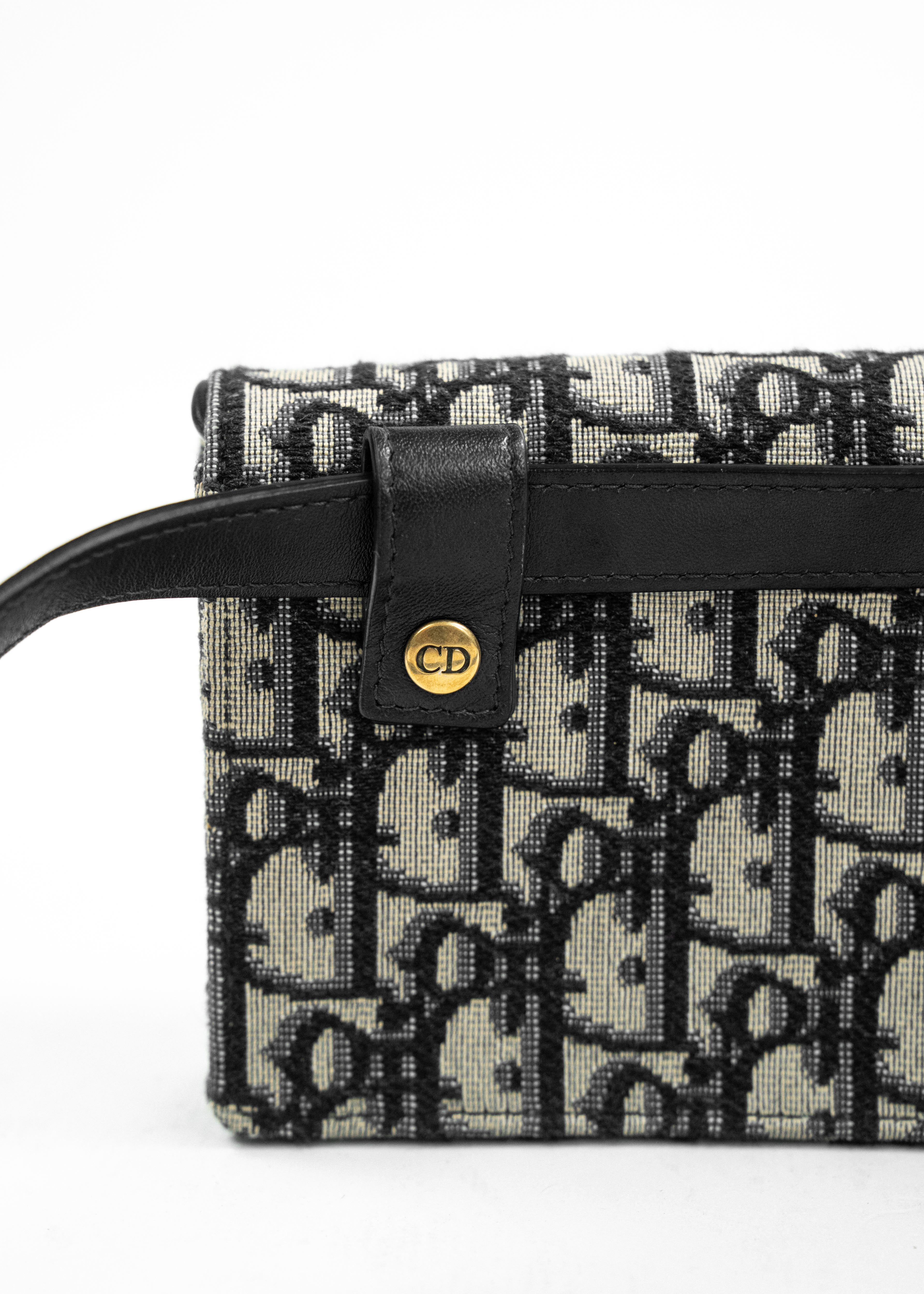 Borsa Dior Saddle Mini - Cannage Canvas con Dettagli in Pelle e Logo "D"