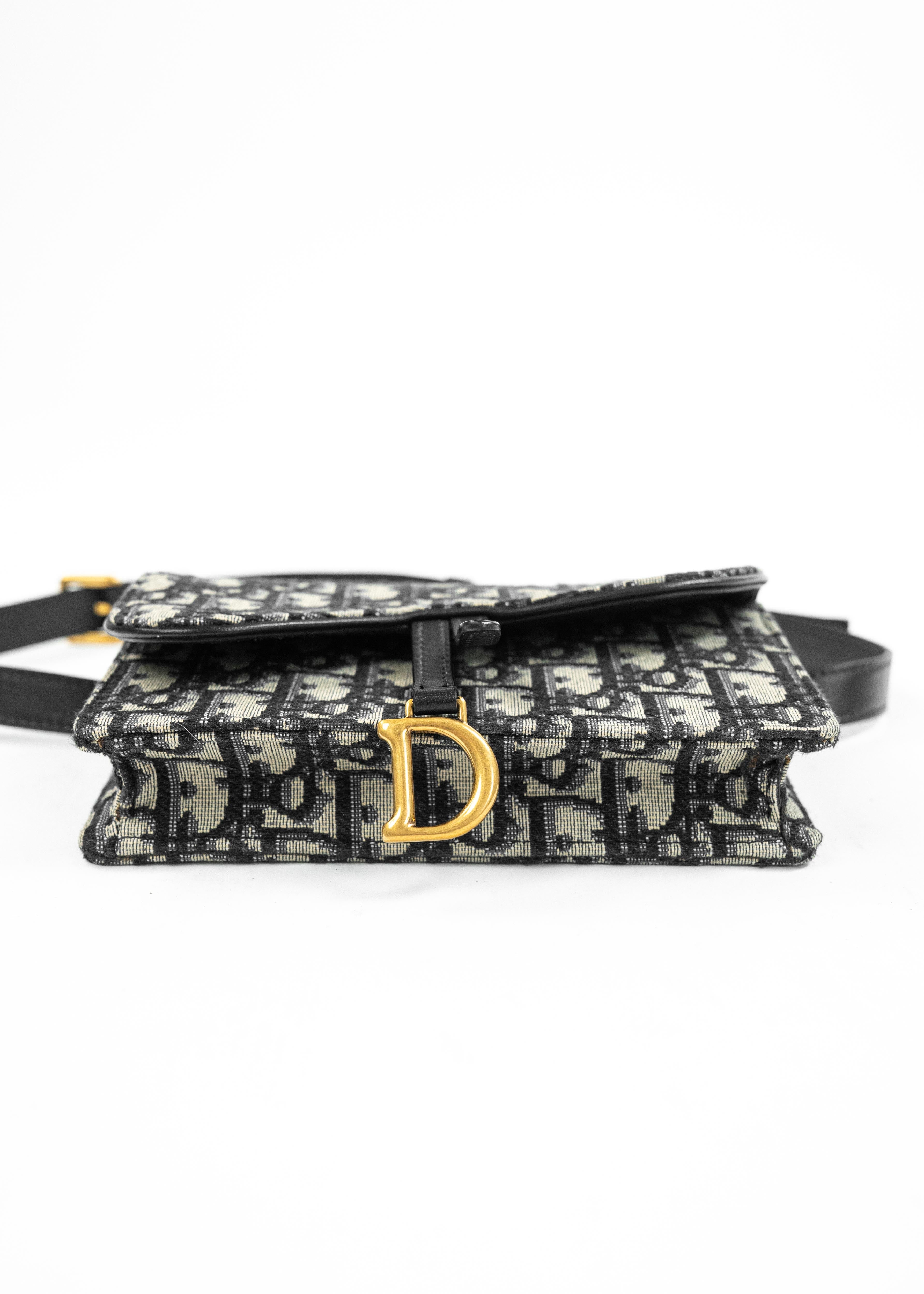 Borsa Dior Saddle Mini - Cannage Canvas con Dettagli in Pelle e Logo "D"