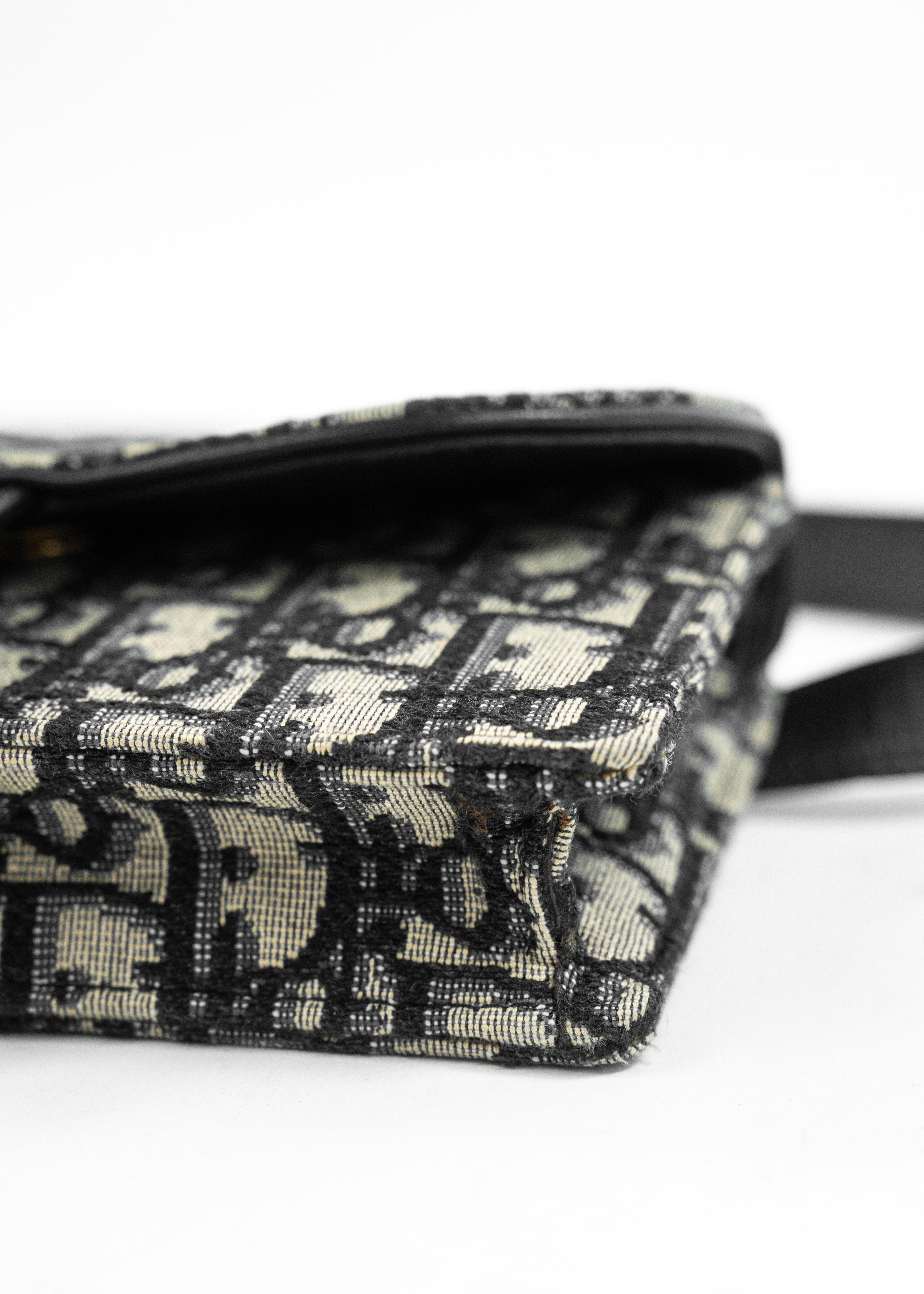 Borsa Dior Saddle Mini - Cannage Canvas con Dettagli in Pelle e Logo "D"