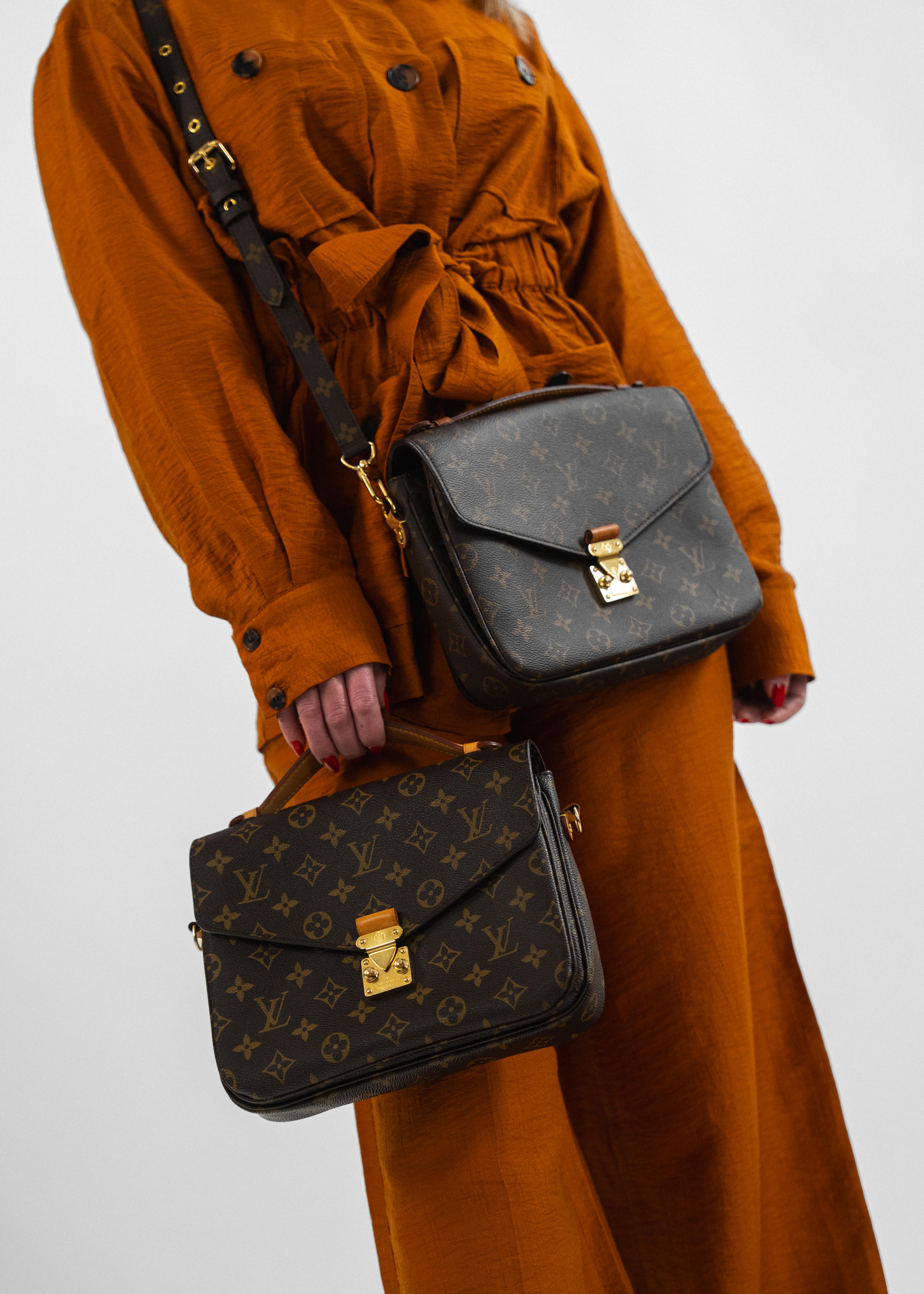 Borsa Louis Vuitton Pochette Métis - Monogram Canvas con Fibbia Dorata