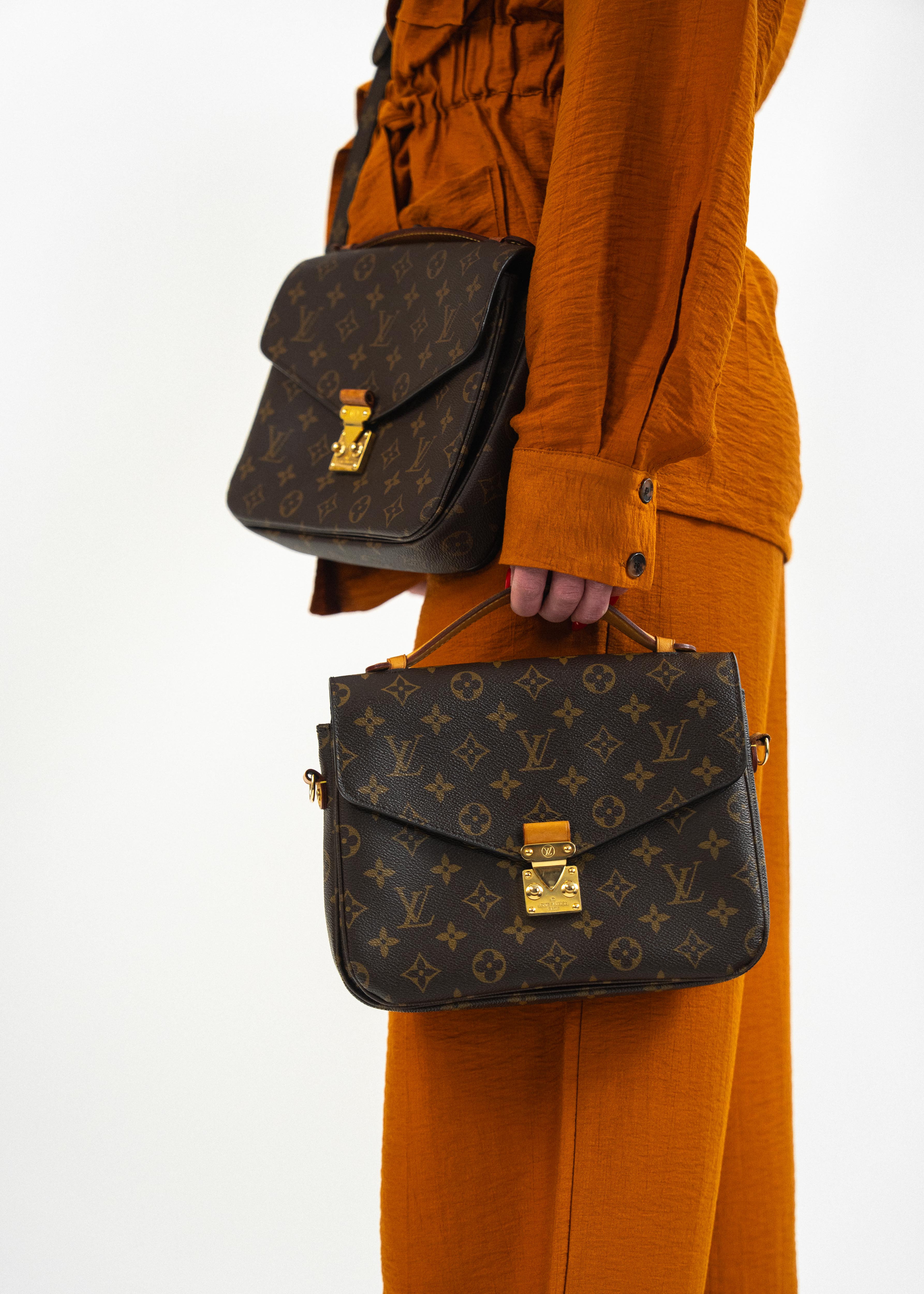 Borsa Louis Vuitton Pochette Métis - Monogram Canvas con Fibbia Dorata