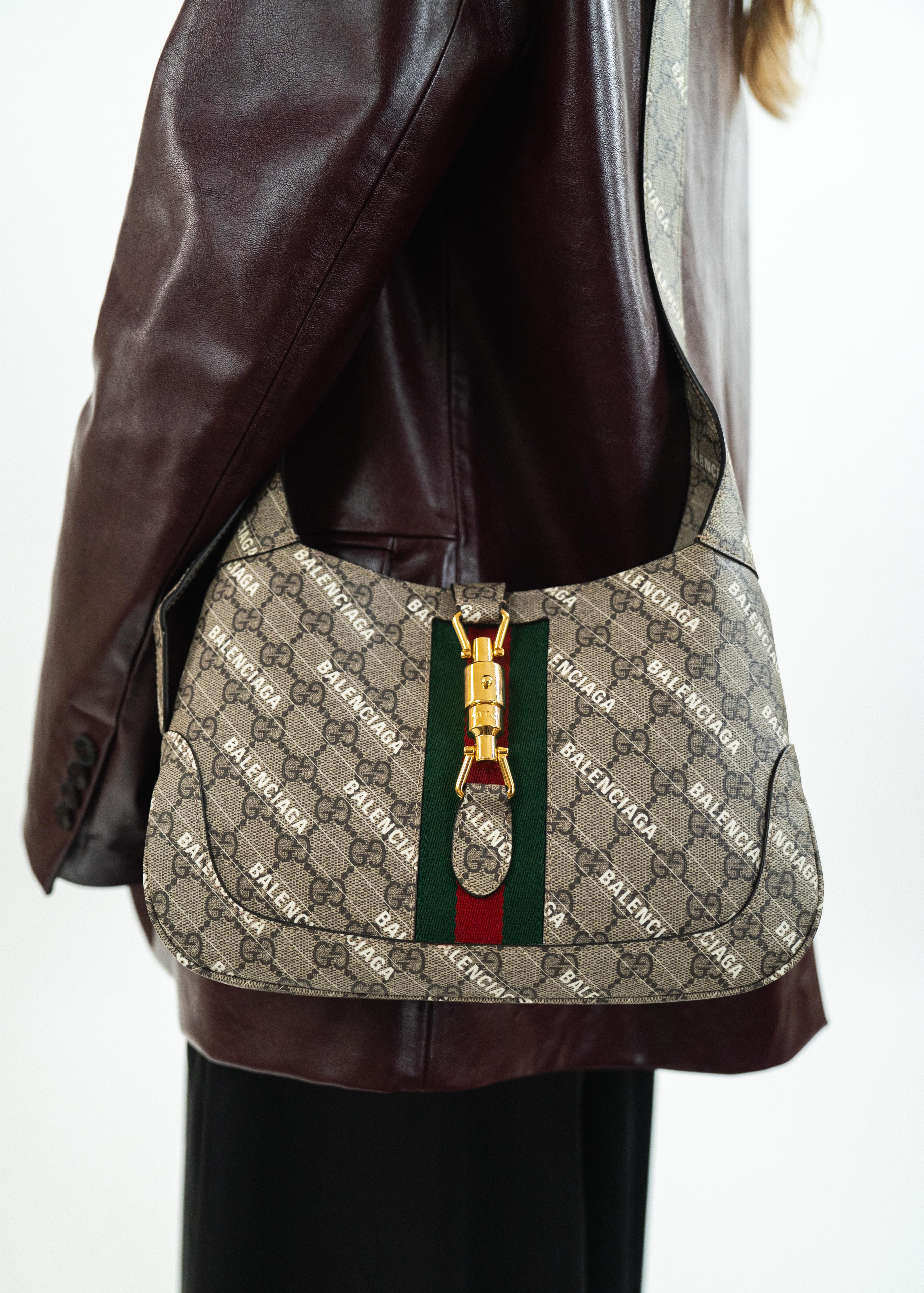 Borsa Balenciaga Hobo GG - Monogram Canvas con Dettagli in Pelle e Fibbia Dorata