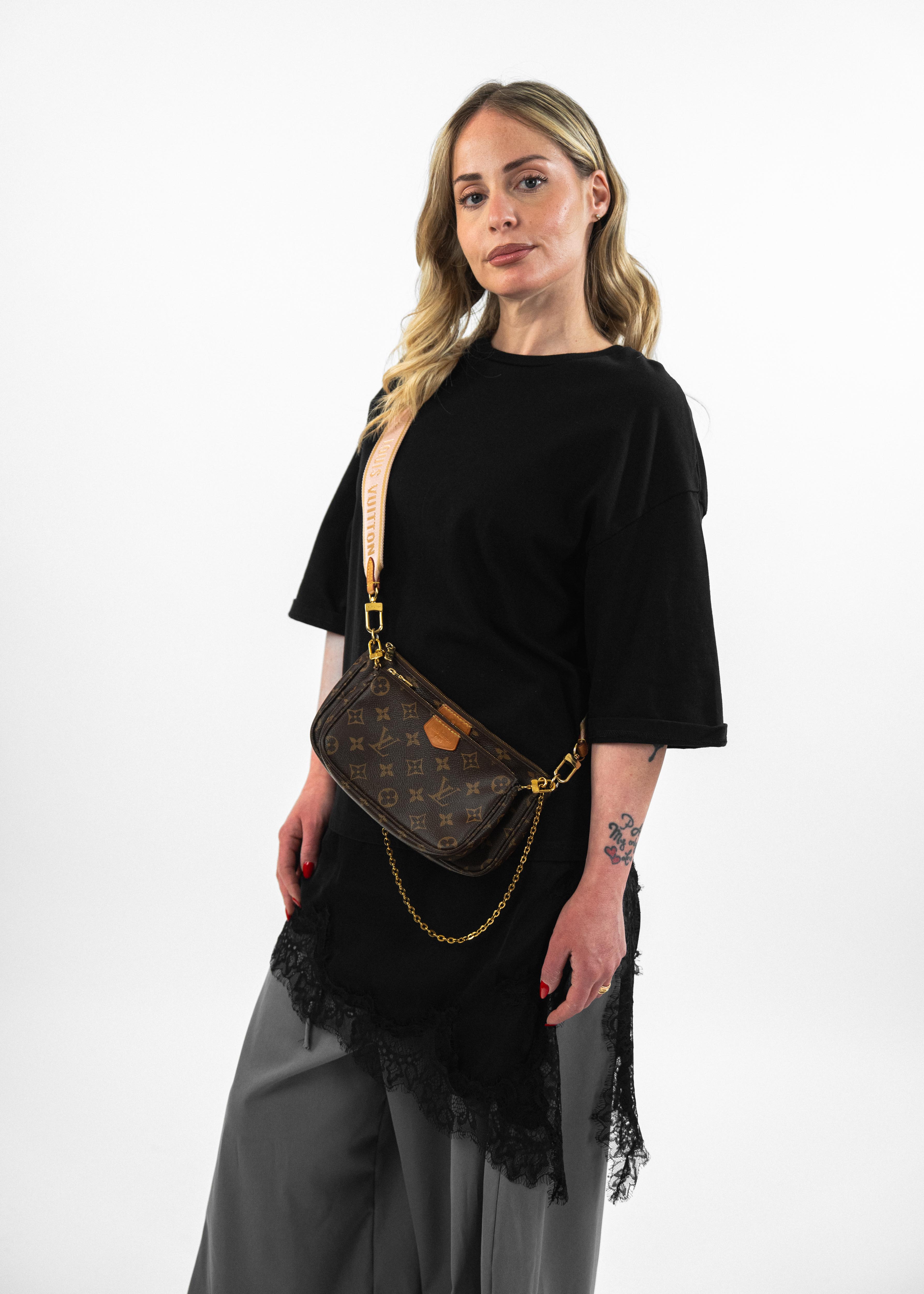 Borsa Louis Vuitton Multi Pochette Accessoires - Monogram Canvas con Tracolla Rosa
