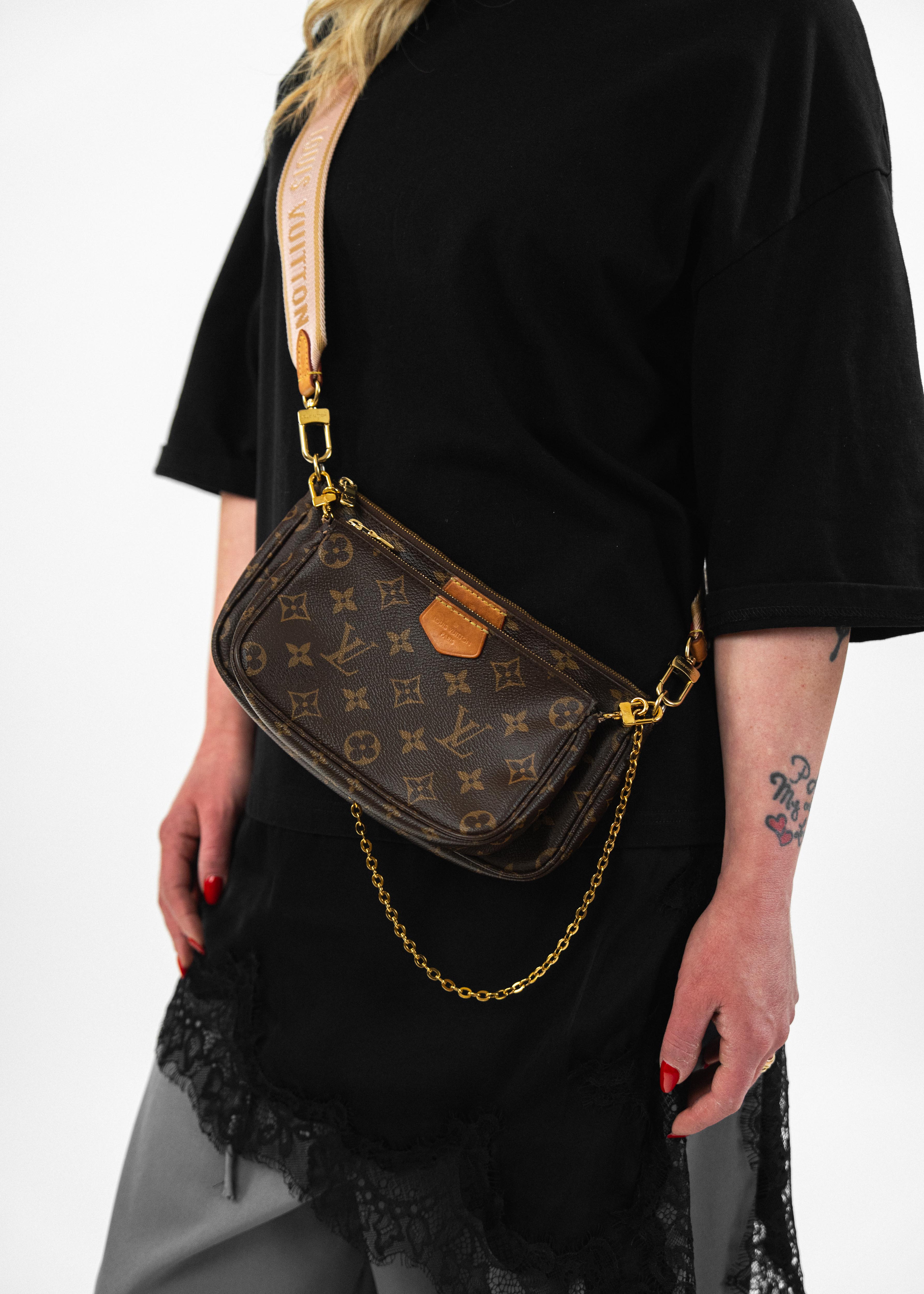 Borsa Louis Vuitton Multi Pochette Accessoires - Monogram Canvas con Tracolla Rosa