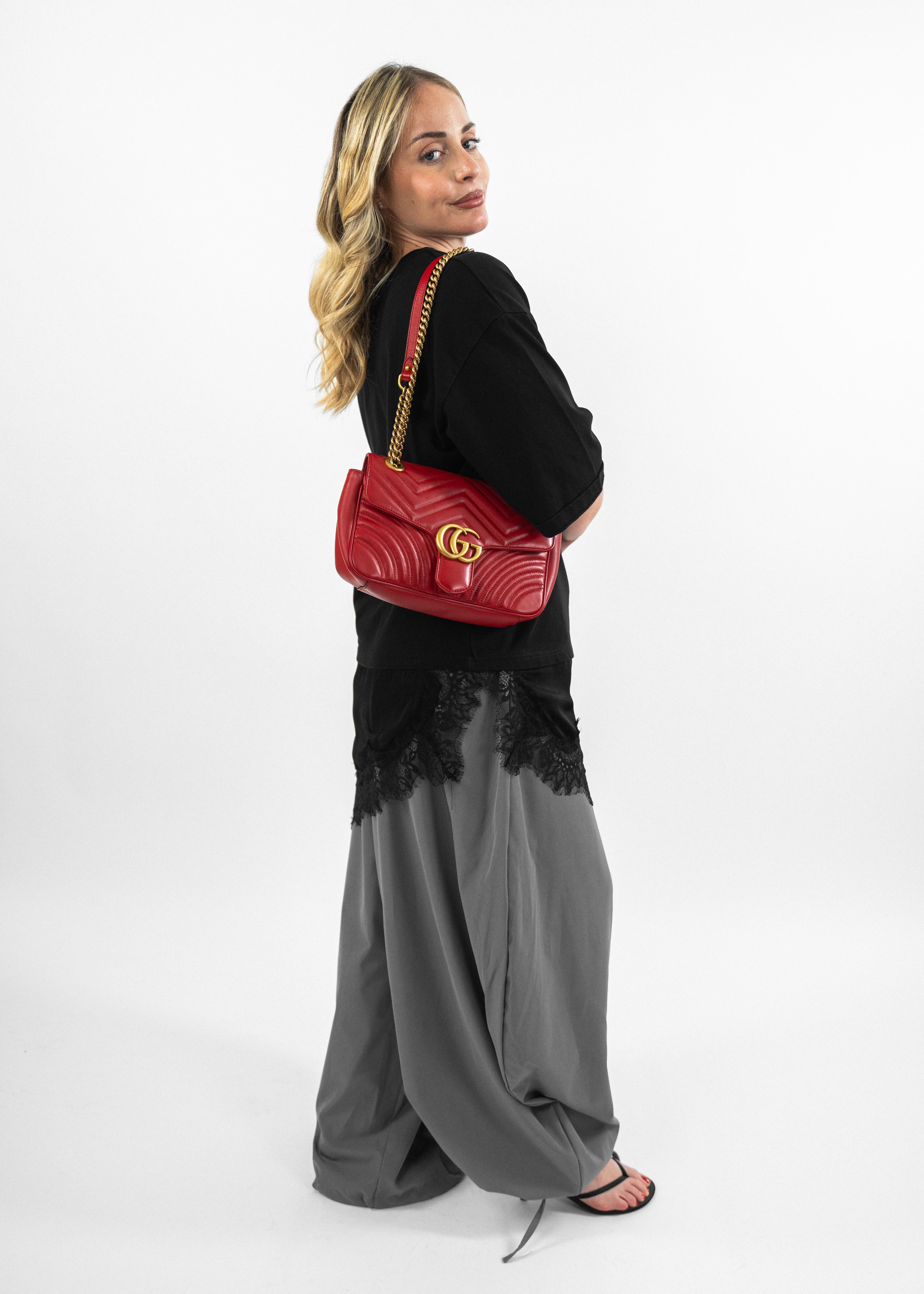 Borsa Gucci GG Marmont Mini - Pelle Matelassé Rossa con Dettagli in Oro