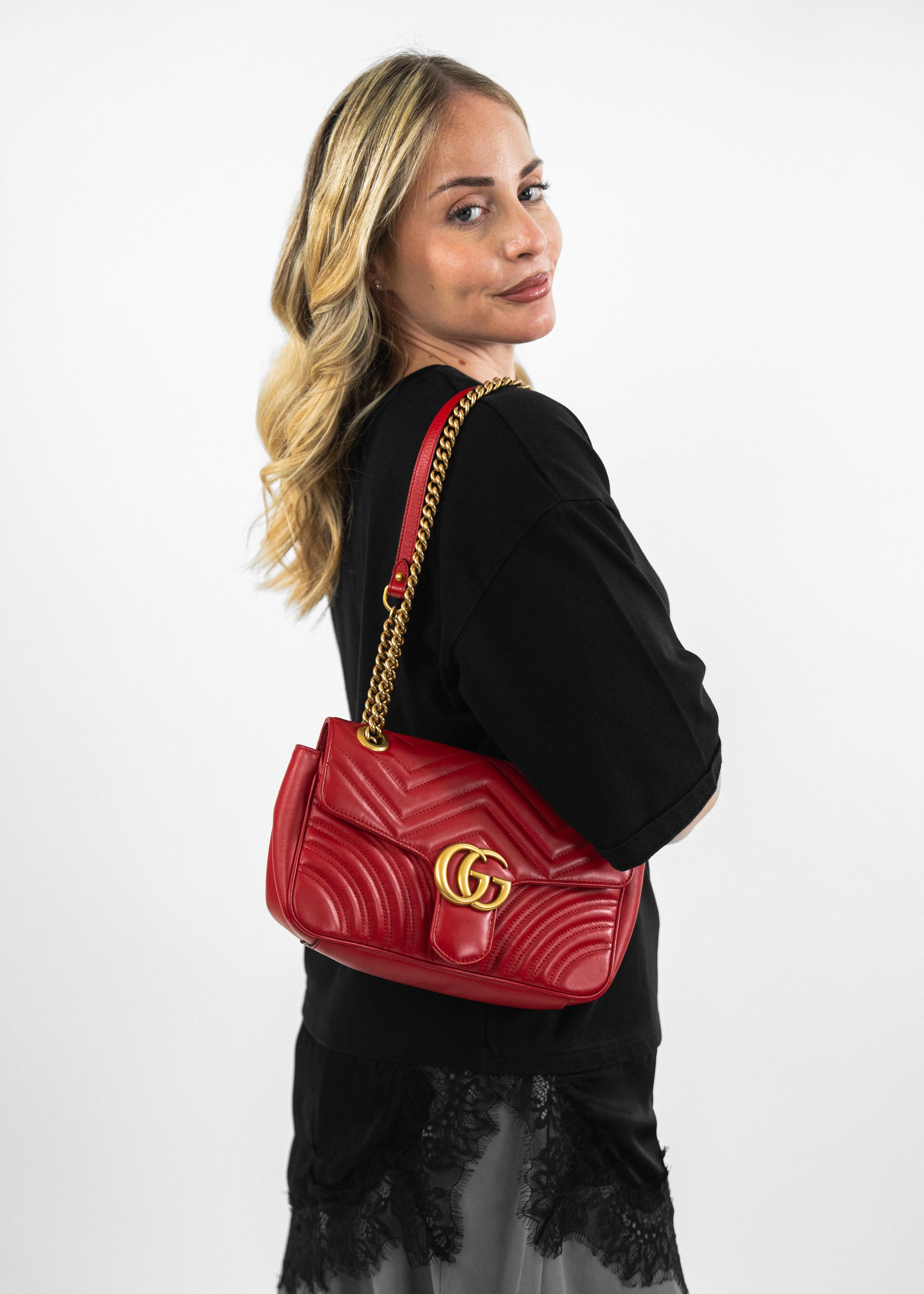 Borsa Gucci GG Marmont Mini - Pelle Matelassé Rossa con Dettagli in Oro