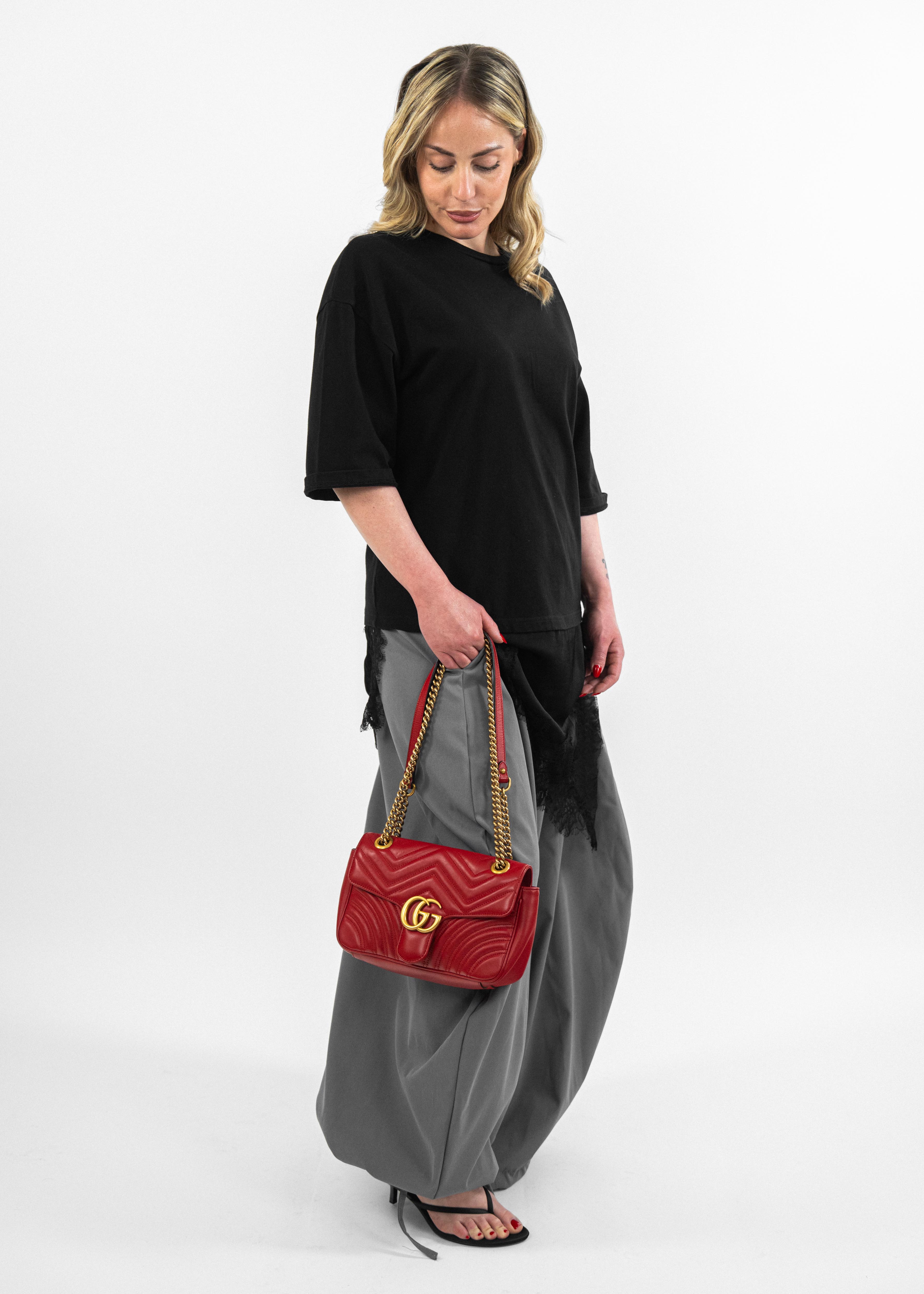 Borsa Gucci GG Marmont Mini - Pelle Matelassé Rossa con Dettagli in Oro