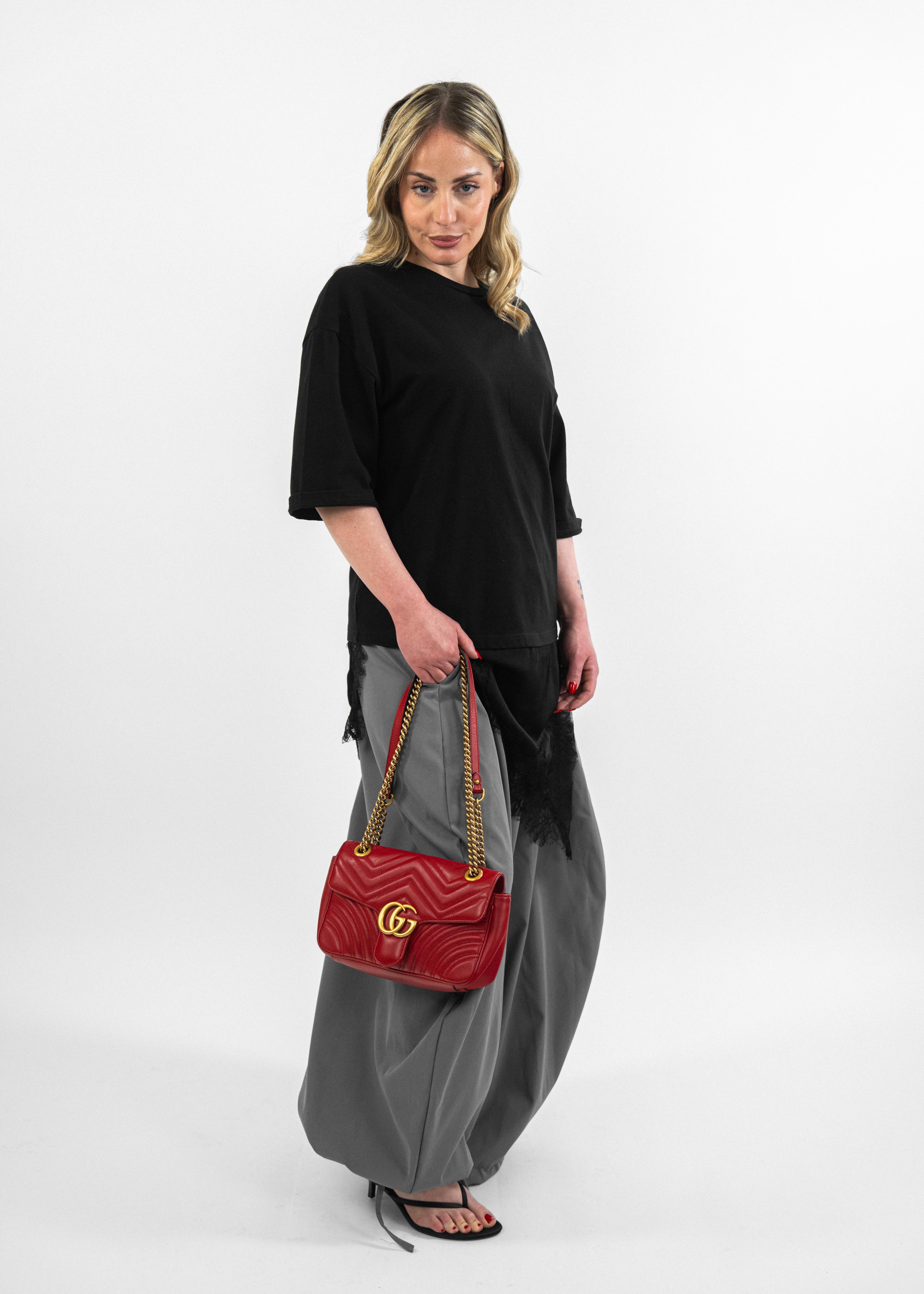 Borsa Gucci GG Marmont Mini - Pelle Matelassé Rossa con Dettagli in Oro